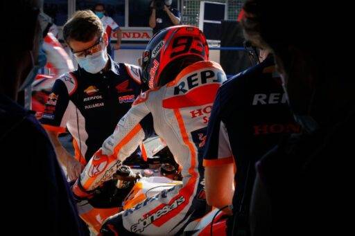 Marc Márquez se recupera con una "armadura"