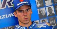 Joan Mir en el box de Suzuki durante una carrera de MotoGP
