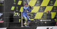 Joan Mir en el podio de Barcelona tras MotoGP