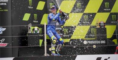 Joan Mir en el podio de Barcelona tras MotoGP