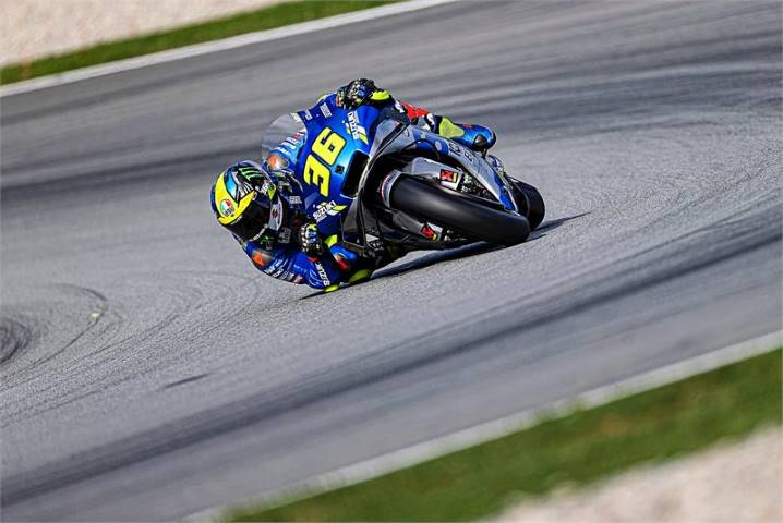 Joan Mir pilotando la Suzuki