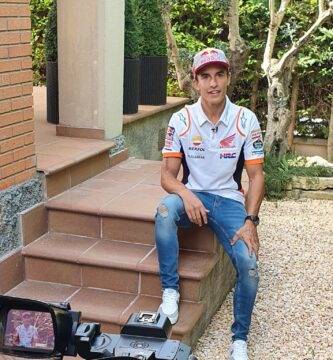 Marc Márquez durante la grabación de Ask Márquez en su casa de Cervera