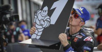 Maverick Viñales tras hacer la pole de MotoGP