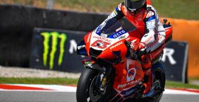 Pecco Bagnaia pilotando la Ducati en el Gran Premio de Catalunya de MotoGP