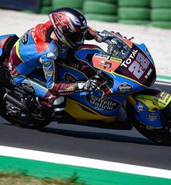 Sam Lowes durante la sesión de clasificación de Moto2