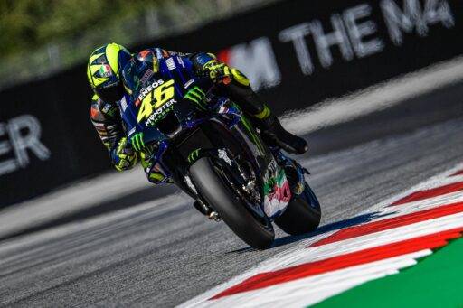 Valentino Rossi pilotando la Yamaha durante el último gran premio de MotoGP en Austria