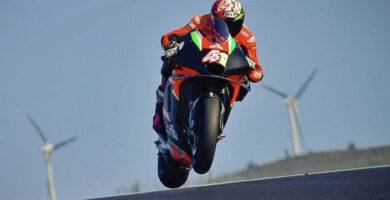 Aleix Espargaró bate a Rea en Portimao