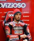 Andrea Dovizioso en el box de Ducati