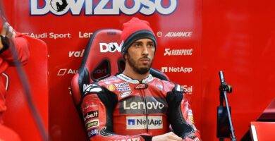 Andrea Dovizioso en el box de Ducati