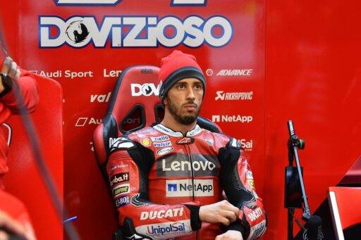 Andrea Dovizioso en el box de Ducati