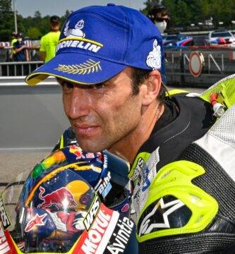 Johann Zarco en el parque cerrado tras conseguir la pole con el Avintia Racing en MotoGP