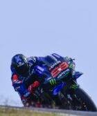 Jorge Lorenzo pilotando la Yamaha M1 en Portimao en los últimos test de MotoGP