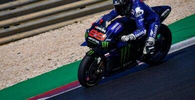 Jorge Lorenzo rodando con la Yamaha en unos test de MotoGP