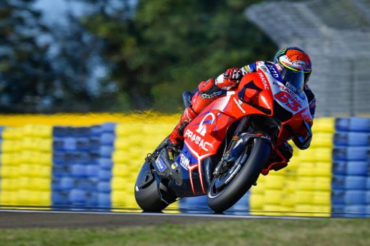 Pecco Bagnaia durante la sesión de clasificación de MotoGP del Gran Premio de Francia