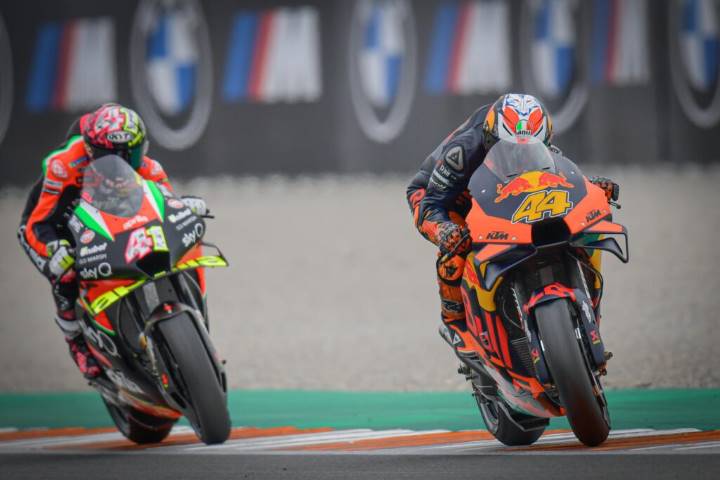 MotoGP KTM Aprilia Dennis Noyes: "No creo que Rossi se haya arrepentido de seguir en MotoGP"