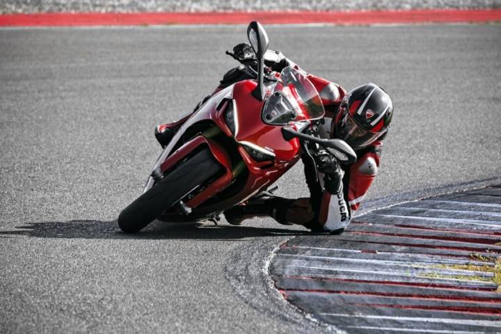 DUCATI_SUPERSPORT