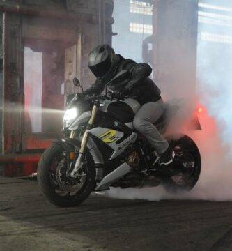 BMW S1000R