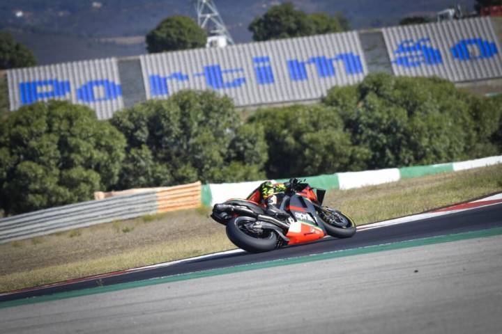 MotoGP Portimao Ezpeleta Ezpeleta: "El calendario de MotoGP tendrá 20 Grandes Premios"