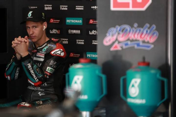 Fabio Quartararo en el box del Petronas