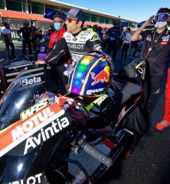 Johann Zarco antes de la carrera de MotoGP en Portugal