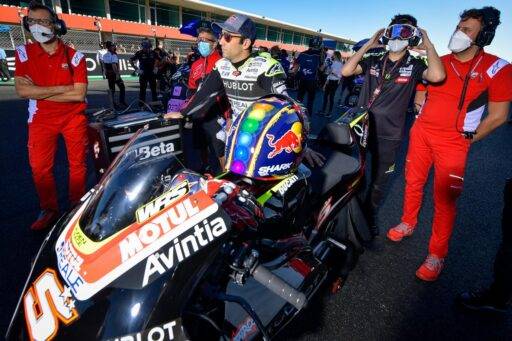 Johann Zarco antes de la carrera de MotoGP en Portugal