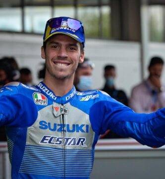 Joan Mir en el parque cerrado