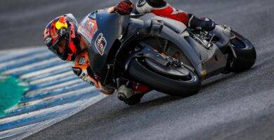 Bradl por delante de Espargaró y Pedrosa