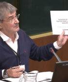 Mateo Lafragua defendiendo su trabajo sobre resaltos en el Parlamento Vasco