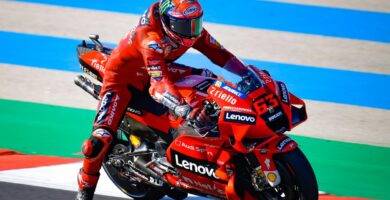 Bagnaia banderas Portimao Ducati Yamaha MotoGP