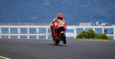Crivillé: "Volver a pasar por la curva 3 no va a frenar a Márquez"