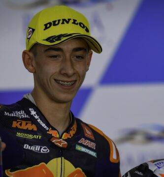 Acosta no descarta luchar por la victoria: "Aquí es fácil adelantar a varios pilotos en una curva"