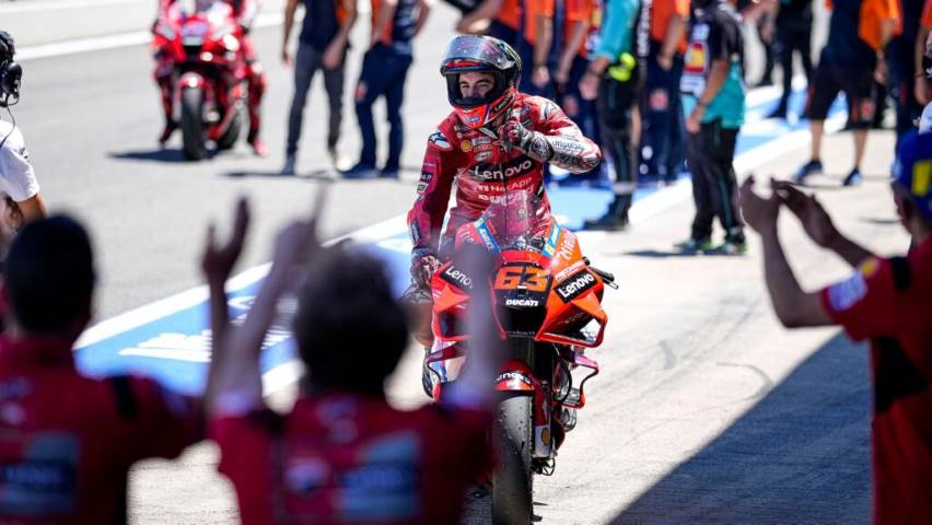 Crivillé: "Bagnaia es un piloto muy frío y calculador"