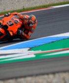 Petrucci: "Rossi y yo estábamos luchando por el podio, ahora por los puntos"