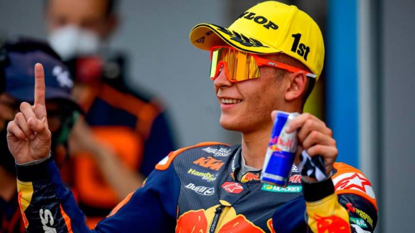 Raúl Fernández KTM Tech3 Moto2 MotoGP Pit Beirer Hervé Poncharal