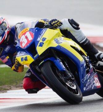 moto de calle circuito