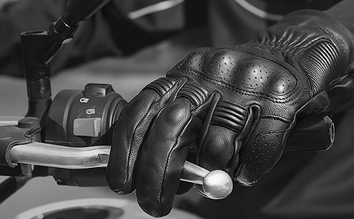Besugo Marcado sostén Por qué son imprescindibles los guantes de moto? | MOTOSAN