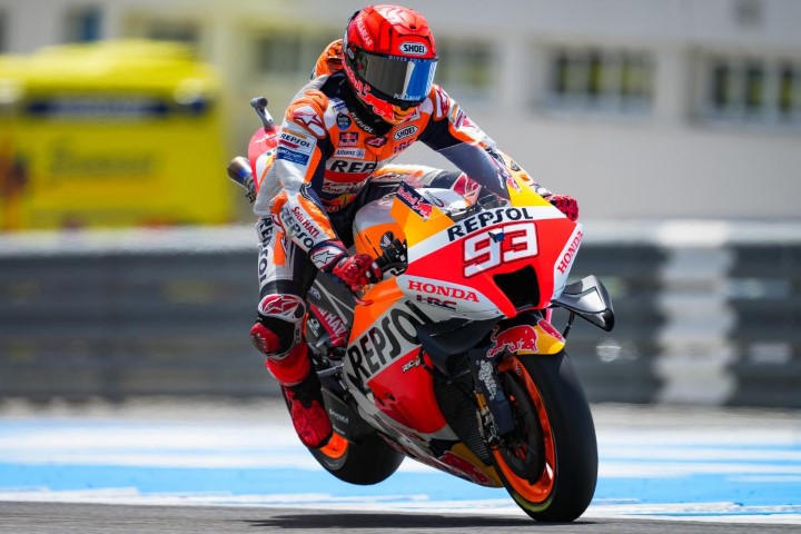 Marc Márquez podría estar sufriendo de nuevo problemas en su brazo derecho  lesionado