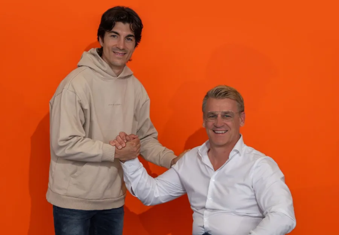 Maverick Viñales KTM Aprilia MotoGP Pit Beirer