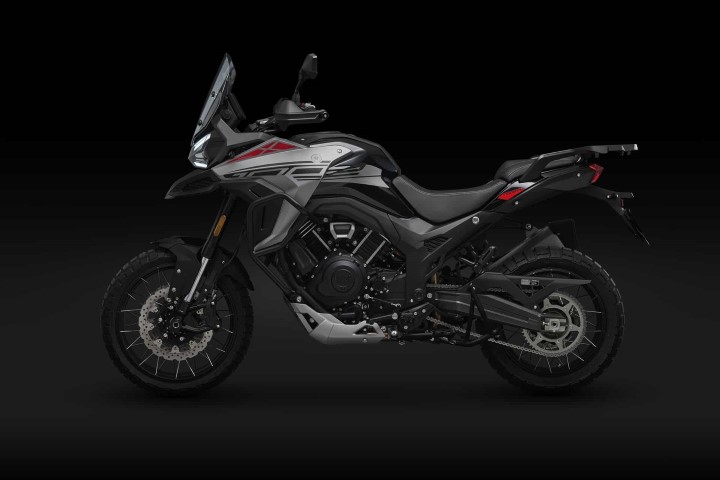 https://www.motosan.es/wp-content/uploads/2024/10/AC1_0186-1.jpg