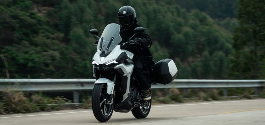 https://www.motosan.es/wp-content/uploads/2024/12/zontes-350x-Mediano.jpg