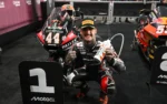 Arón Canet celebra la victoria en Qatar