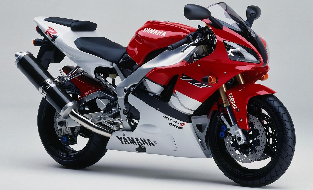 https://www.motosan.es/wp-content/uploads/2025/04/Yamaha-YZF-R1-3.jpg
