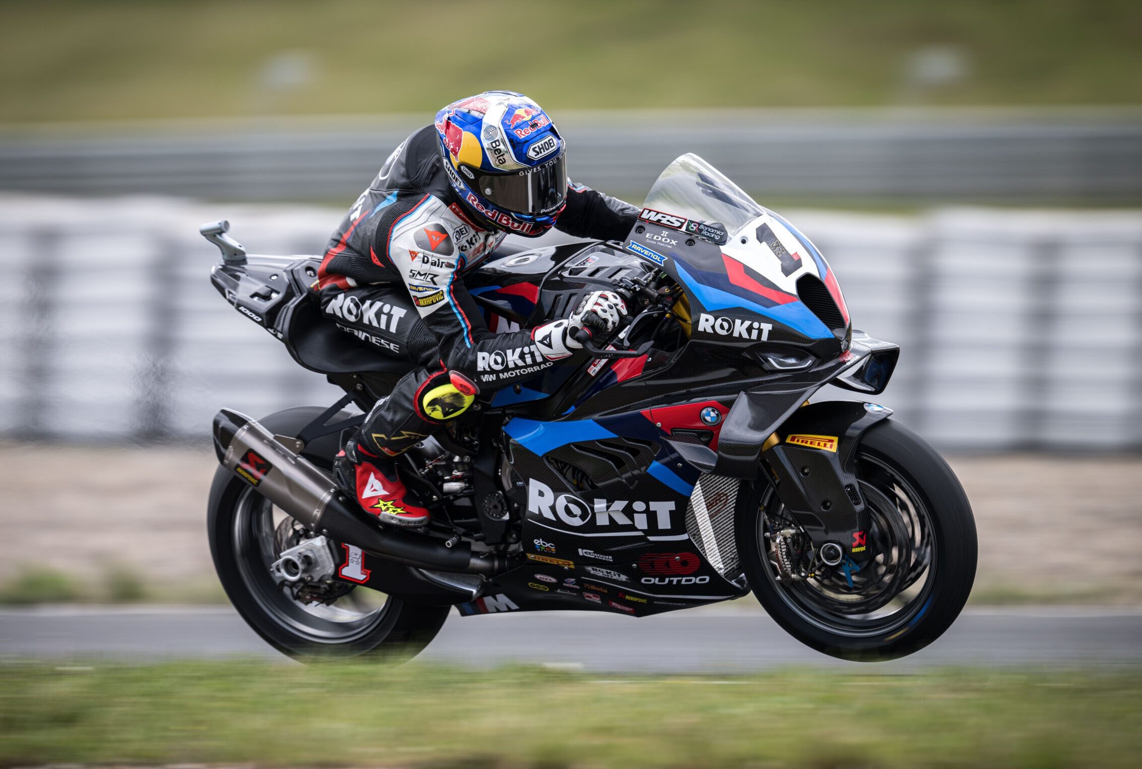 https://www.motosan.es/wp-content/uploads/2025/05/P90599347_highRes_16th-18th-may-2025-m-scaled-e1747486765252.jpg