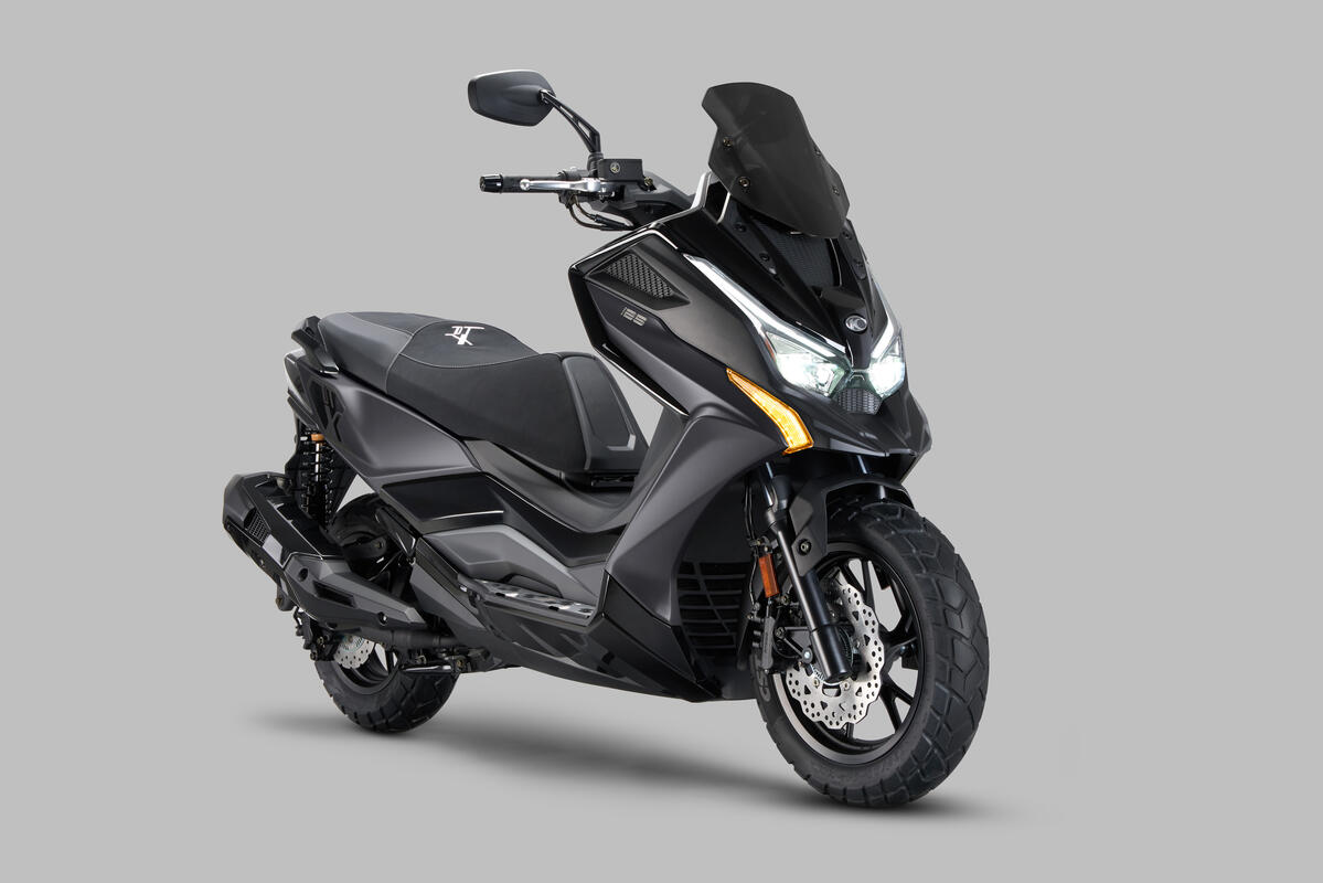 https://www.motosan.es/wp-content/uploads/2025/05/dtx-125-general-negro-3.jpg