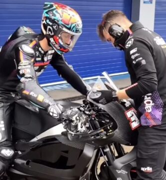 Lorenzo Savadori Aprilia MotoGP Jerez test 850cc