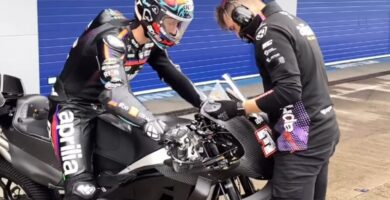 Lorenzo Savadori Aprilia MotoGP Jerez test 850cc